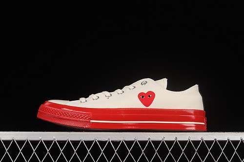 【230】[A01796C]-[COMME DES GARÇONS PLAY X CHUCK 70 LOW RED/EGRET]-[WOMAN:35-39]-[MAN:40-44]