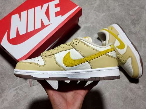 【480】[DJ6902-700]-[SB DUNK LOW LEMON ｄｒｏｐ/OPTI YELLOW/SAIL/ZITRON]-[WOMAN:36-39]-[MAN:40-47.5]