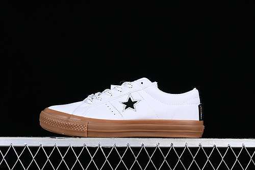 【240】[A03216C]-[CONVERSE ONE STAR PRO LOW WHITE/BLACK/DARK GUM]-[WOMAN:35-39]-[MAN:40-44]