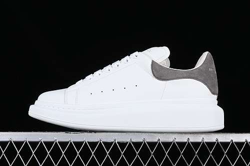 【560】[ALEXANDER MCQUEEN WHITE/GREY]-[WOMAN:35-39]-[MAN:40-44]