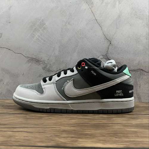 【380】[CV1659-001]-[DUNK LOW SB CAMCORDER SMOKE GREY/WHITE/BLACK]-[WOMAN:35.5-39]-[MAN:40-47.5]