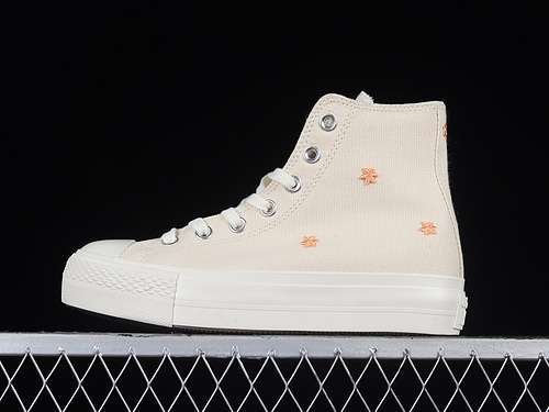 【220】[A05972C]-[CHUCK TAYLOR ALL STAR LIFT HI BEIGE]-[WOMAN:35-40]