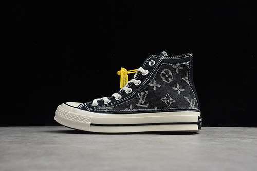 【260】[169620C]-[L*V X CHUCK TAYLOR ALL-STAR HIGH BLACK/GREY/WHITE]-[WOMAN:35-39]-[MAN:40-44]