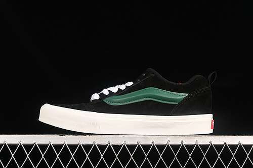 【230】[VN0009QCSWE]-[VANS CLASSICS KNU SKOOL WHITE/BLACK/GREEN]-[WOMAN:35-39]-[MAN:40-45]