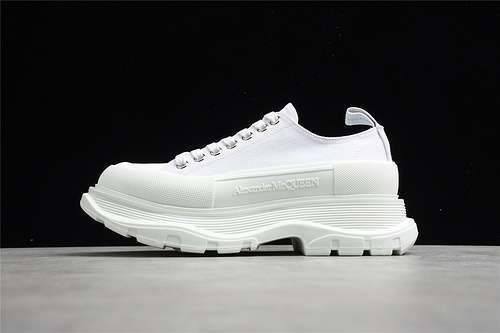 【520】[ALE*XANDER MCQUEEN WHITE/WHITE/WHITE]-[WOMAN:35-40]