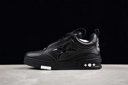 【630】[L*V TRAINER WHITE/BLACK]-[WOMAN:35-39]-[MAN:40-46]