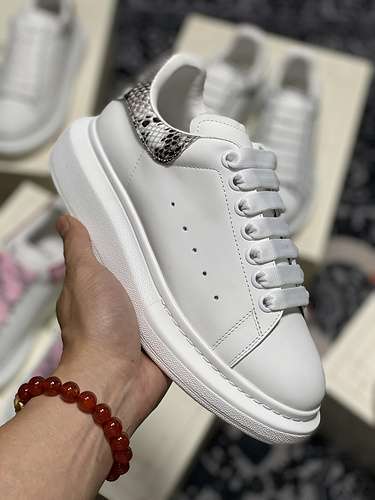【380】[ALE*XANDER MCQUEEN WHITE/WHITE/SNAKE PATTERN]-[WOMAN:35-39]-[MAN:40-45]