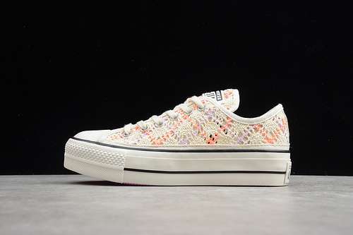 【250】[568287C]-[CHUCK TAYLOR ALL-STAR 70S LOW WHITE/BEIGE]-[WOMAN:35-39]-[MAN:40-44]