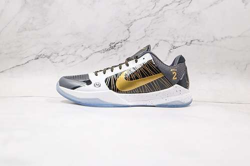 【390】[CD0824-127]-[KOBE V PROTRO BLACK/WHITE/GOLD]-[MAN:39-46]