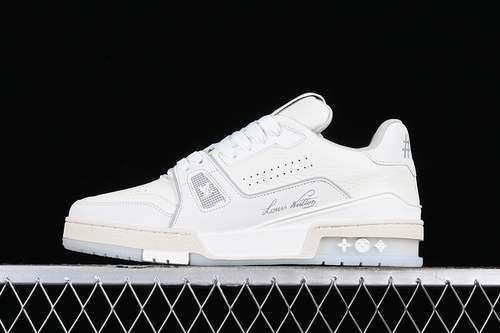 【630】[TRAINER WHITE/GREY]-[WOMAN:35-39]-[MAN:40-45]