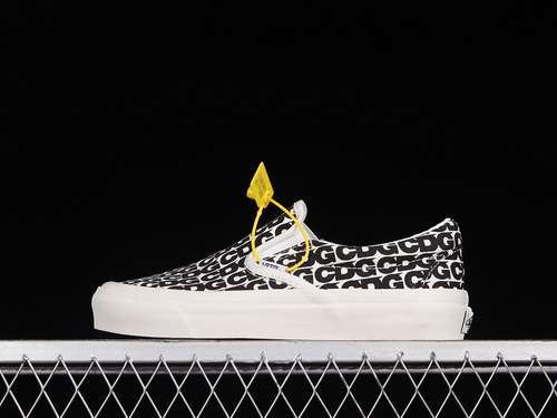 【230】[VN0A33TASHM1]-[COMME DES GARCONS X SLIP-ON CDG BLACK/WHITE/WHITE]-[WOMAN:35-39]-[MAN:40-44]