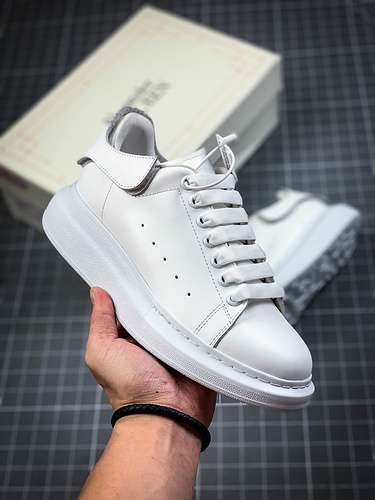 【550】[ALE*XANDER MCQUEEN WHITE/WHITE/WHITE]-[WOMAN:35-40]