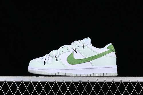【270】[DM1431-102]-[DUNK LOW NEXT NATURE WHITE/GREEN]-[WOMAN:35-40]