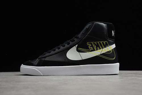【300】[DA4651-001]-[SB BLAZER MID 77 REVERSE SWOOSH LOGO BLACK/BLACK/WHITE]-[UNISEX:36-44]