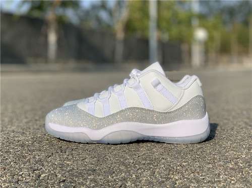 【460】[AR0715-100]-[AIR JORDAN 11 WHITE/METALLIC SILVER/VAST GREY]-[WOMAN:36-43]
