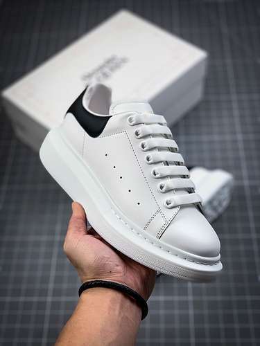 【380】[ALE*XANDER MCQUEEN WHITE/WHITE/BLACK]-[WOMAN:35-39]-[MAN:40-45]