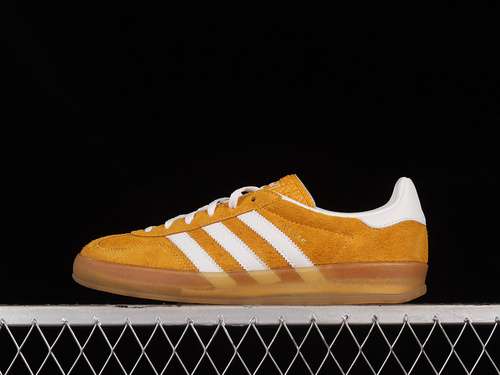 【280】[HQ8716]-[GAZELLE INDOOR ORANGE PEEL/CLOUD WHITE/GOLD METALLIC]-[WOMAN:35-39]-[MAN:40-45]
