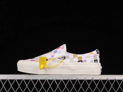 【210】[VN05HF43OI]-[FROG SKATE X SLIP-ON LTD WHITE/BEIGE/MULTI-COLOR]-[WOMAN:35-39]-[MAN:40-44]