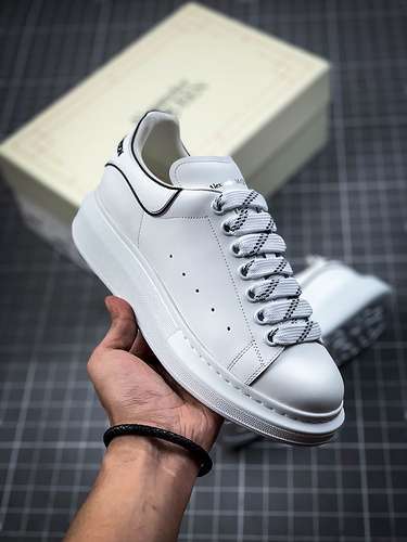【580】[ALE*XANDER MCQUEEN WHITE/WHITE/BLACK]-[WOMAN:35-39]-[MAN:40-44]