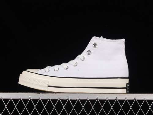 【250】[A06069C]-[1970S WHITE/OFF WHITE]-[WOMAN:35-39]-[MAN:40-44]