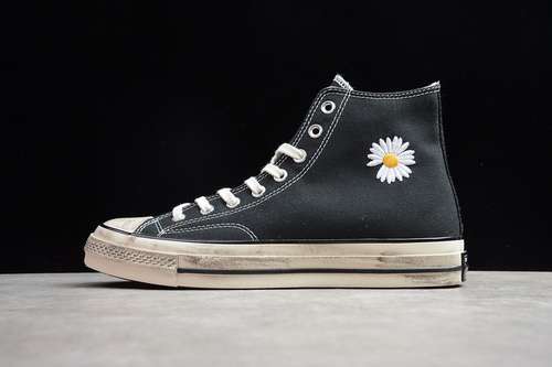 [163762C]-[CHUCK TAYLOR ALL-STAR HIGH BLACK/WHITE/EGRET]-[WOMAN:35-39]-[MAN:40-44]