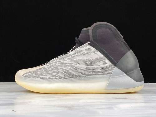 【650】[Q46473]-[GT YZY QNTM LIFESTYLE MODEL QNTM/QNTM/QNTM]-[MAN:40-47.5]