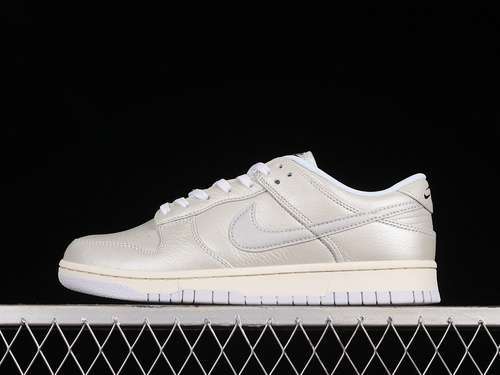 【270】[DX3197-095]-[SB DUNK LOW METALLIC SILVER/SAIL/WHITE/METALLIC SILVER]-[UNISEX:36-47.5]