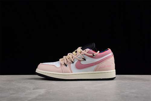 【300】[DQ8421-001]-[AIR JORDAN 1 LOW SE BLACK/WHITE ONYX/WHITE/SAIL]-[WOMAN:36-40]