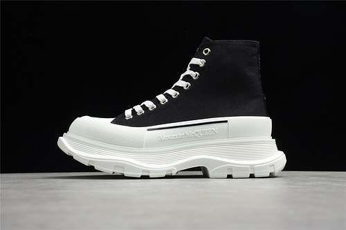 【550】[ALE*XANDER MCQUEEN HIGH SNEAKERS BLACK/BLACK/WHITE]-[WOMAN:35-40]