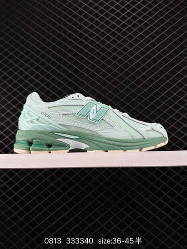 The 200 New Balance M2906 series retro sports shoes, including the Treasure Dad shoes, are one of th