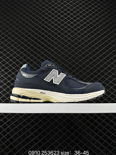 225 New Balance men's and women's shoes in half size are made of pigskin leather with breathable mes