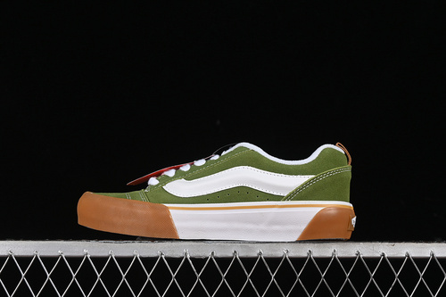 【220】[VN0009QCCIB]-[VANS CLASSICS KNU SKOOL GUM BUMPER PESTO]-[WOMAN:35-39]-[MAN:40-44]