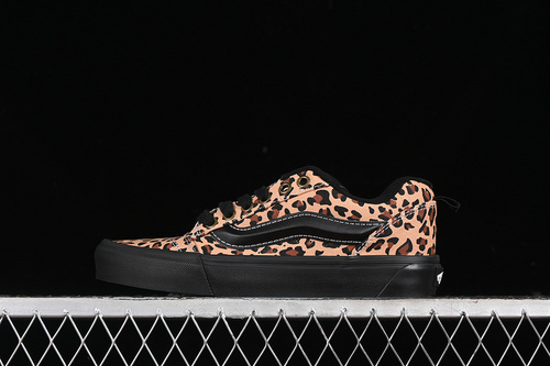【220】[VN000CSQW3ZT188]-[VANS CLASSICS KNU SKOOL BLACK/BROWN]-[WOMAN:35-39]-[MAN:40-44]