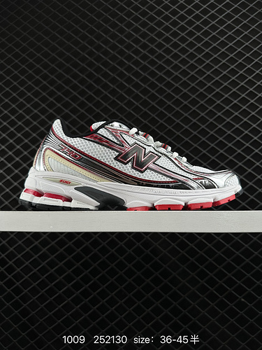 The 250 New Balance MR740 NB retro dad style running shoes from the New Balance series are made of l