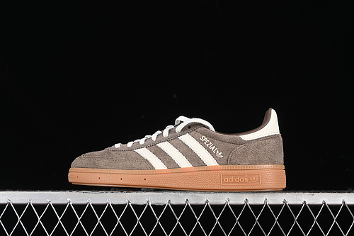 【280】[IF6490]-[HANDBALL SPEZIAL EARTH STRATA/OFF WHITE/GUM]-[WOMAN:35-39]-[MAN:40-45]