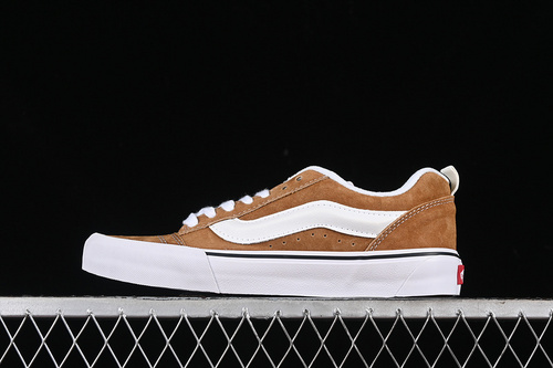 【230】[VN000CS0BR0]-[VANS CLASSICS KNU SKOOL WHITE/BROWN]-[WOMAN:35-39]-[MAN:40-44]