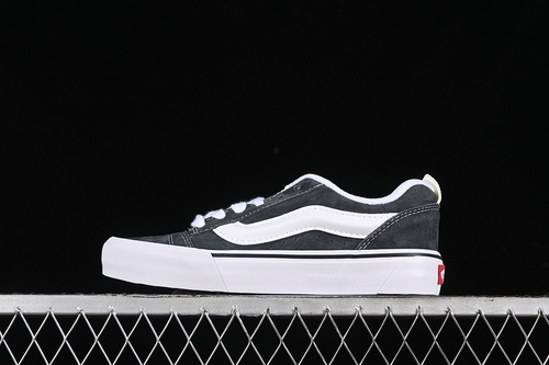 【230】[VN000CS0BGF]-[VANS CLASSICS KNU SKOOL WHITE/GREY]-[WOMAN:35-39]-[MAN:40-44]