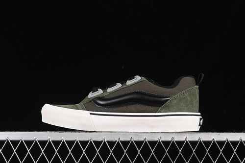 【230】[VN000CZU50K]-[VANS KNU SKOOL DR WHITE/BLACK/GREEN]-[WOMAN:35-39]-[MAN:40-44]
