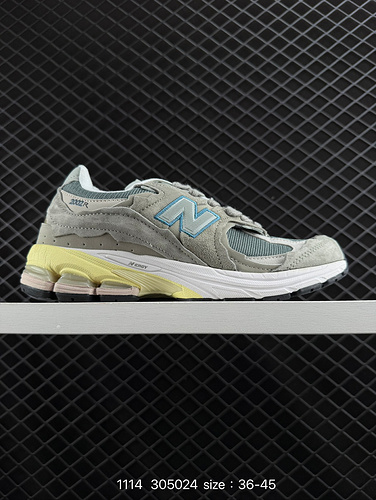 The 220 New Balance 2002R running shoes continue the classic technology from the beginning of their 