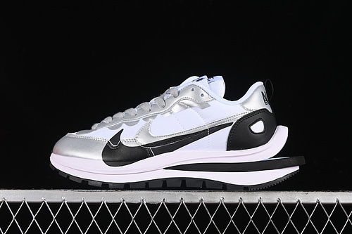 【330】[DD1875-201]-[SACAI VAPORWAFFLE 3.0 WHITE/BLKACK/SILVER]-[WOMAN:36-39]-[MAN:40-47.5]
