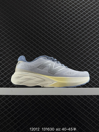 250 company level New Balance W880 series retro dad style casual sports running shoes. The 880 serie